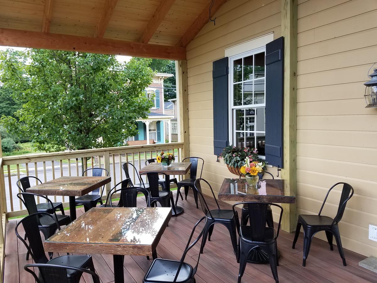 The Railroad Inn Cooperstown Exteriör bild