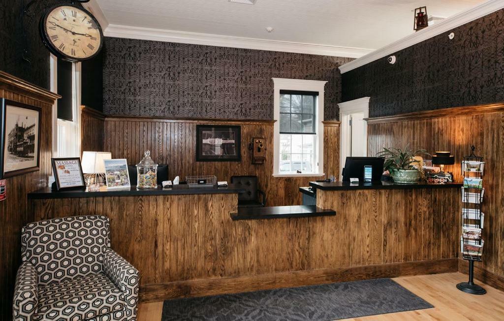 The Railroad Inn Cooperstown Exteriör bild
