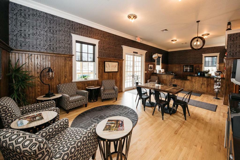 The Railroad Inn Cooperstown Exteriör bild